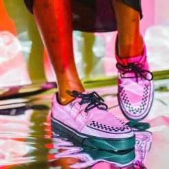 A3033 Pink Suede VLK Sneaker