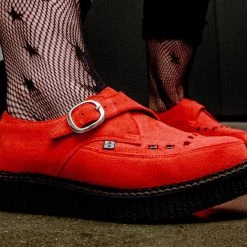 A3074 Red Suede Pointed Creeper