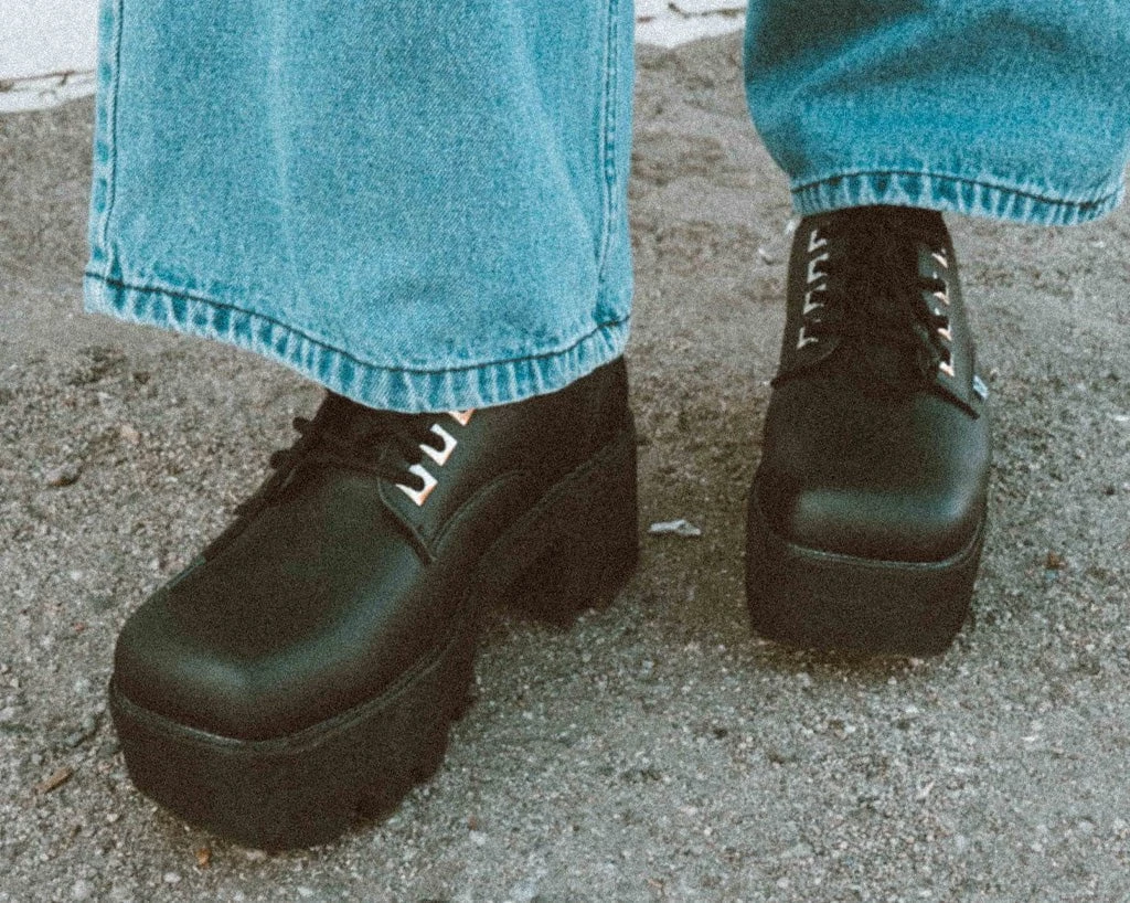 A3086L New Arrivals Black TUKskin™ 4-Eye Square Nosebleed