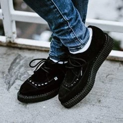 A8138 Suede Pointed Creepers