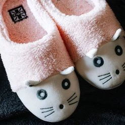 SL04 Pink & White Fuzzy Kitty Slipper