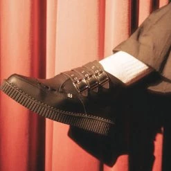 A9325 Women Black TUKskin™ 3-Buckle Pointed Creeper Boot