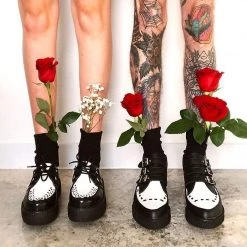 A9540 Women Black & White TUKskin™ 3-Buckle Pointed Creeper Boot