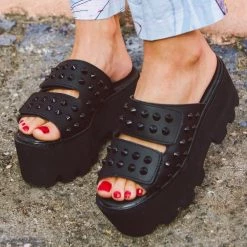 A9736 Black Spike Slide Dino Lug Women
