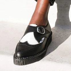 A9776 Black & White TUKskin™ Wing Buckle Pointed Creeper