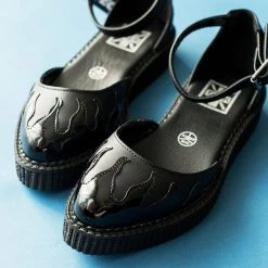 A9877L Women Black & Patent Flame Sandal