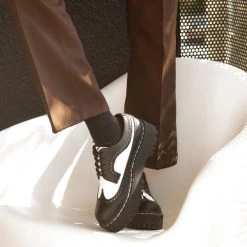 A9885 Black & White Double Decker Brogue