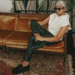 F9779 Women Black Faux Suede D-Ring Interlace Creeper