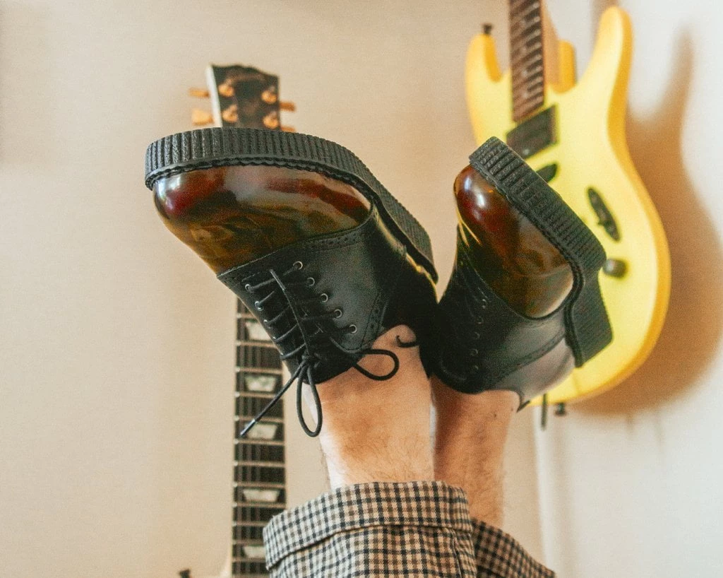 F9978 Black & Burgundy Rub-Off TUKskin™ Saddle Oxford