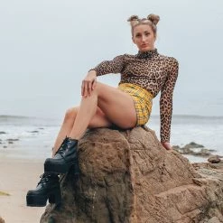 A8663L Distressed Ankle Nosebleed Boot Women