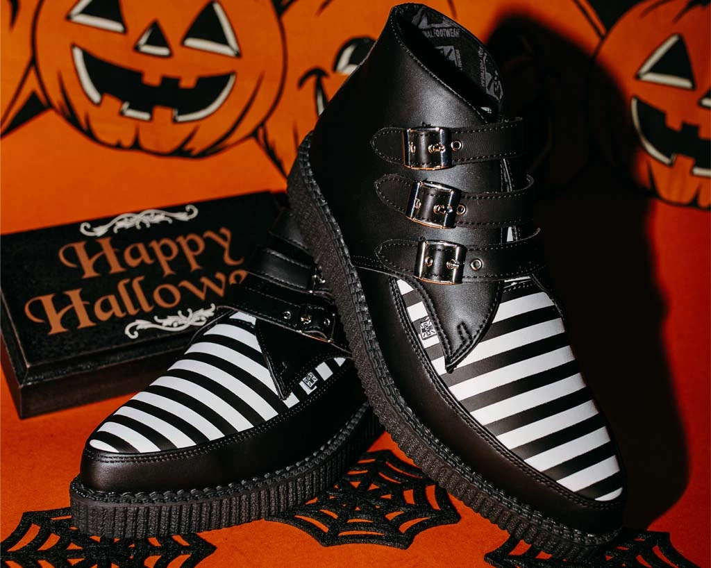 A9659 Women Black & White Stripe 3-Buckle Pointed Boot