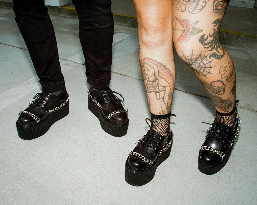 S9859 Black Brush Off Chained Stratocreeper