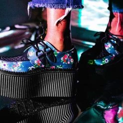 S3040 Women Blue Floral D-Ring Stratocreeper