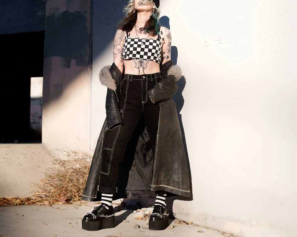 S9859 Black Brush Off Chained Stratocreeper