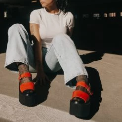 S9965L Women Red Brush-Off Strato Sandal