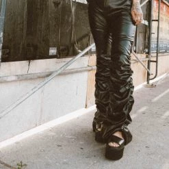 S9966L Black Brush-Off Strato Sandal Women