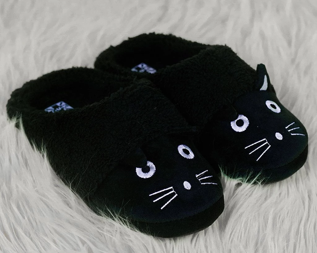 SL03 Black Fuzzy Kitty Slipper