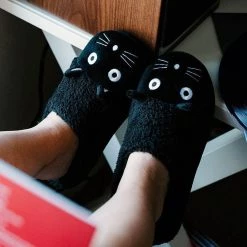 SL03 Black Fuzzy Kitty Slipper