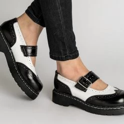 T1035 Black & White Brogue Mary Jane Women