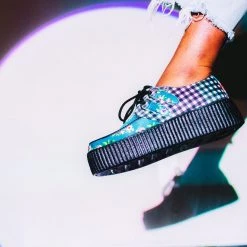 V3039 Floral Hodgepodge Viva Creeper