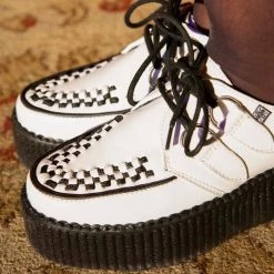 V6803 White Leather Creeper