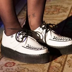 V6803 White Leather Creeper