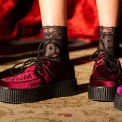 V8463 Women Burgundy Velvet Creepers