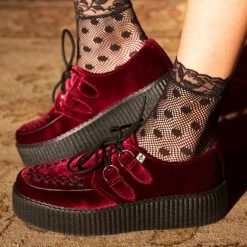 V8463 Women Burgundy Velvet Creepers