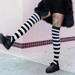 V9745 Black Glow Spiderweb Mondo Creeper Women