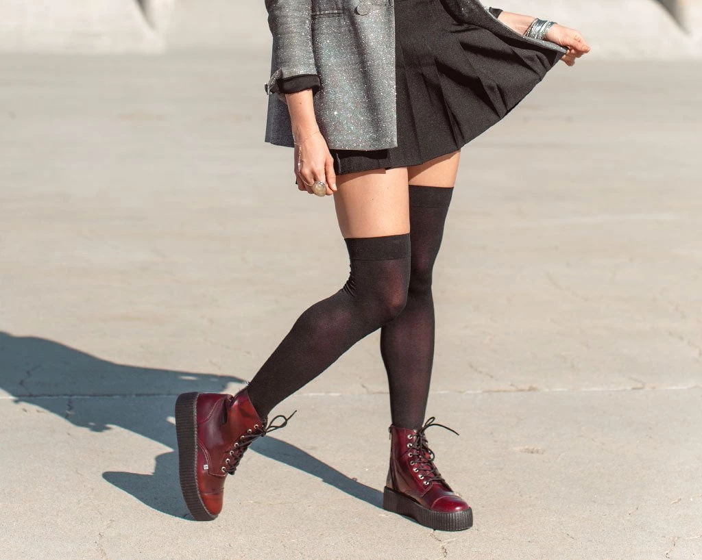 V9858 Burgundy Rub Off TUKskin™ 7-Eye Boot