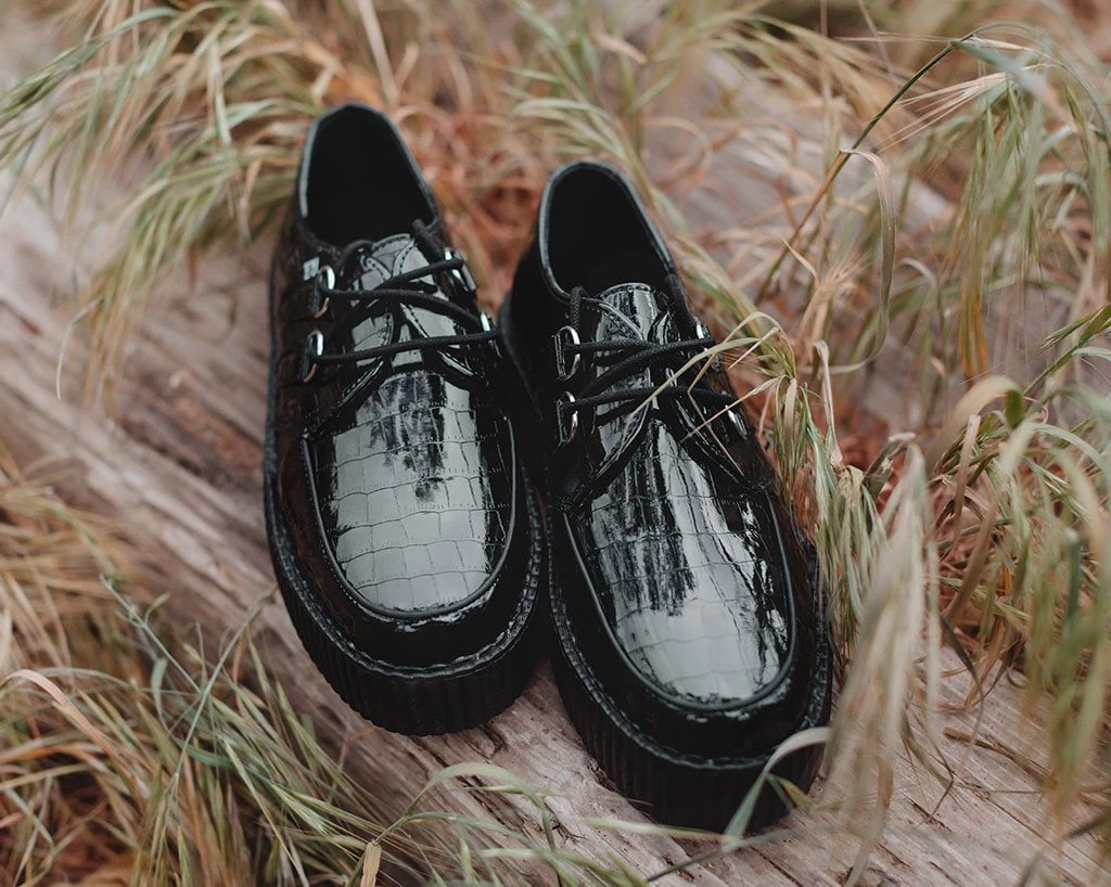 V9895 Black Crocodile Creeper Women