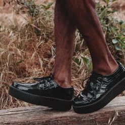 V9895 Black Crocodile Creeper Women