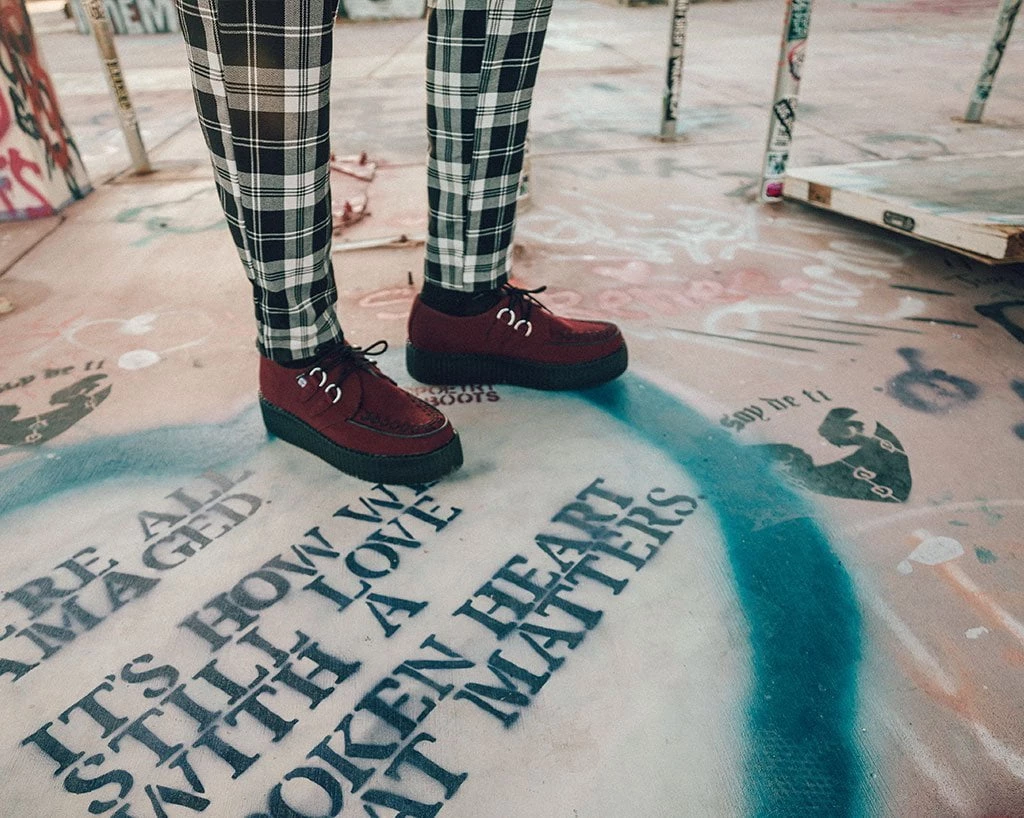 V9921 Women Burgundy Faux Suede Interlace Mondo Creeper