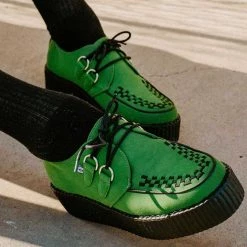 V9942 Women Jade Green Faux Suede D-Ring Creeper