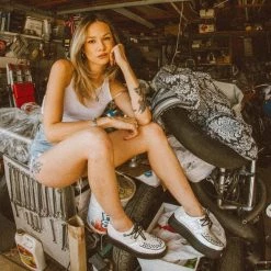 V9952 White Oil Slick Mondo Creeper