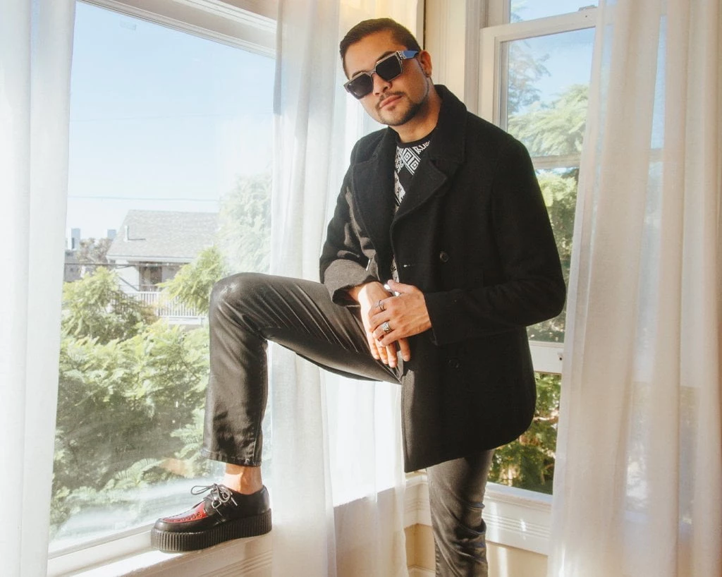 V9977 Black & Burgundy Rub-Off TUKskin™ Mondo Creeper Women