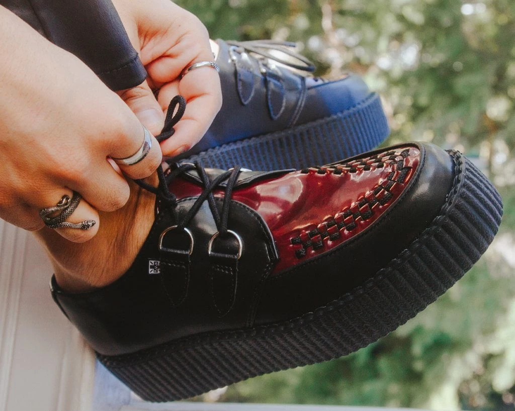 V9977 Black & Burgundy Rub-Off TUKskin™ Mondo Creeper Women